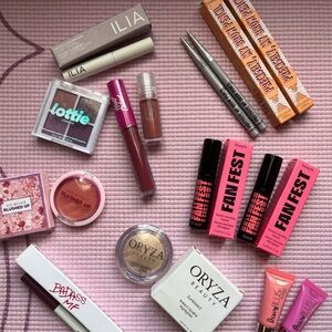 Makeup bundle